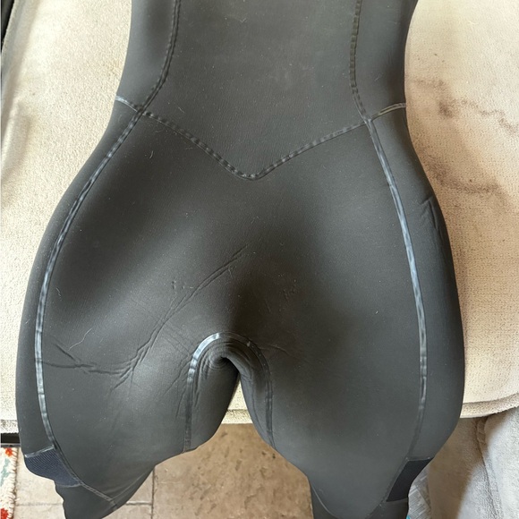 Patagonia Yulex R3 wetsuit for women’s. - Picture 5 of 5